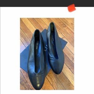 A soliani womens FLATS - black leather - gently used